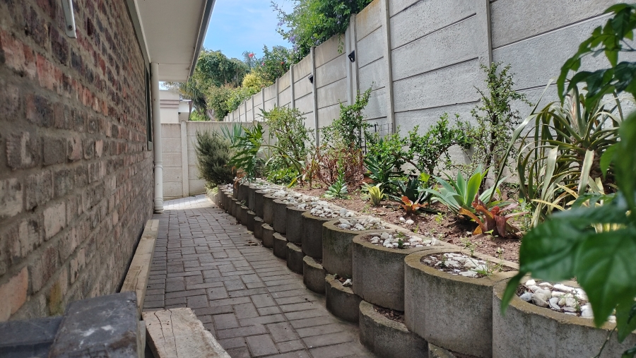 3 Bedroom Property for Sale in Reebok Western Cape